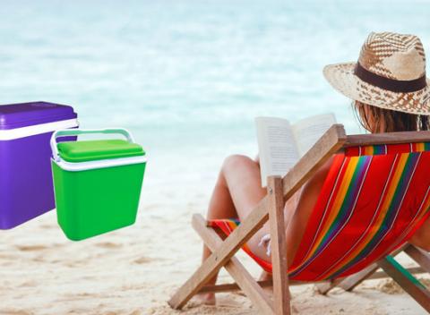 Chladiaci box s nabíjaním do auta alebo cez zásuvku. Nech sa vydáte kamkoľvek, vedzte, že hladní veru nezostanete. 