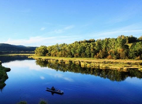 Aktívna dovolenka na Pošumaví. Pobyt v Hotel Swing*** na brehu priehrady Lipno s polpenziou a vlastným bazénom.