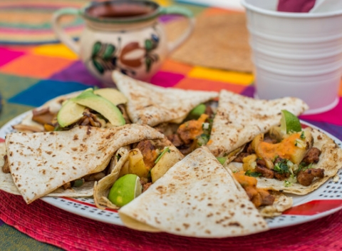 Reštaurácia Blue Agava v typickom mexickom štýle, kde vám 4 chody pre dvoch pripraví rodený Mexičan z tradičných surovín. 