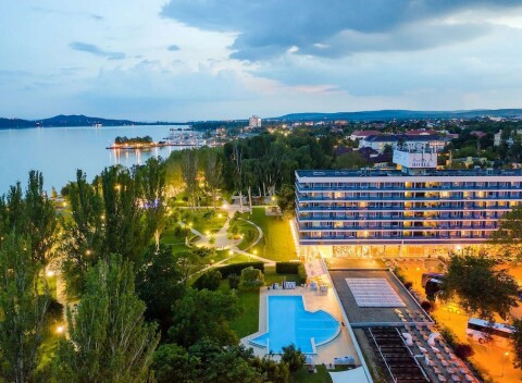 Danubius Hotel Annabella sa nachádza v srdci destinácie Balatonfured.