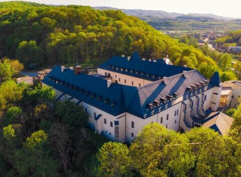 Kráľovská dovolenka v zámockom hoteli The Grand Vígľaš**** s polpenziou a luxusným wellness.