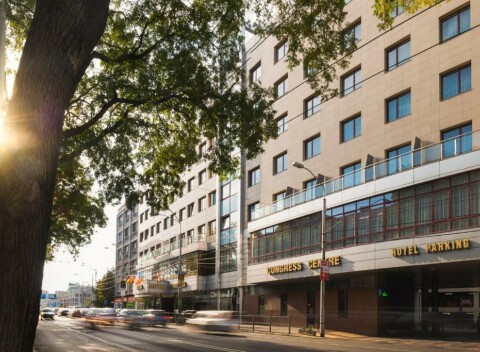 Pobyt v Hoteli Tatra, hneď vedľa Prezidentského paláca v Bratislave aj s raňajkami.