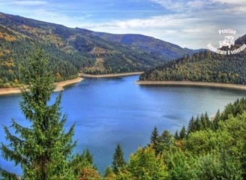 Objavte čarovnú prírodu Moravskoslezských Beskýd a ubytujte sa v rodinnom penzióne U Veterána. Tešte sa na bohatú polpenziu, welcome drink.