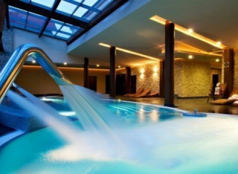 Nechajte sa rozmaznávať a vydajte sa do luxusného Anna Grand Hotela v Maďarsku. Tešte sa na bohatú polpenziu, neobmedzený vstup do wellness.