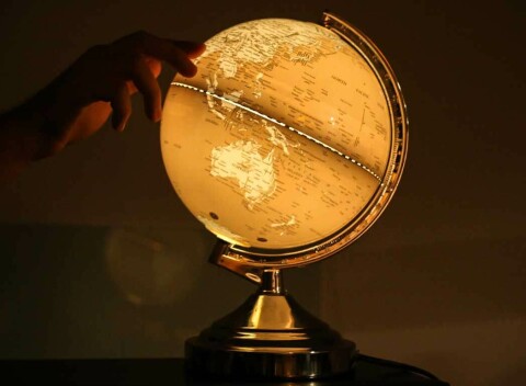 Celý svet u vás doma. Svietiaci glóbus - elegantný doplnok každého interiéru!