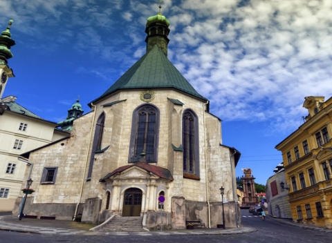 Pokojná dovolenka v penzióne uprostred samoty v prírode Štiavnických vrchov s bazénom a grilom.