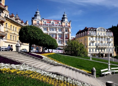 Skvelý relaxačný pobyt v hoteli Kossuth*** v Mariánskych Lázňach s polpenziou a množstvom procedúr.