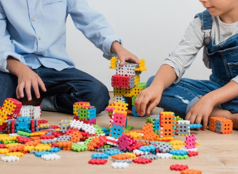 Detské konštruktné stavebnice Wafle, kocky vďaka ktorým si vaše dieťa rozvíja kreativitu. 