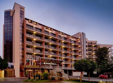 Luxusná rodinná dovolenka v hoteli DoubleTree by Hilton****+ na Zlatých pieskoch v Bulharsku. 