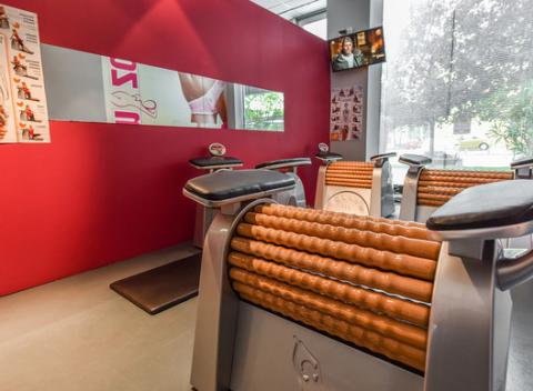 Účinný boj s celulitídou – 6 vstupov do VitalStudia na Rollen, Vibru alebo prístrojovú lymfodrenáž.