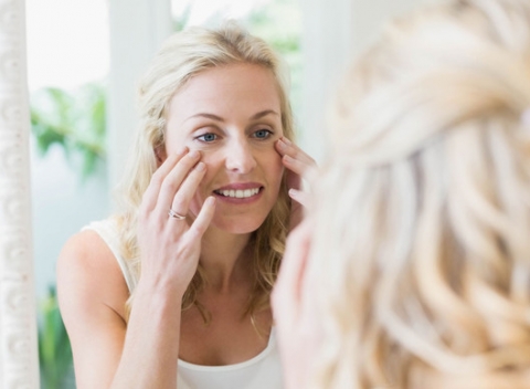 Komplexné Anti-age ošetrenie pleti 50+ pre zrelú a náročnú pleť s ultrazvukovým čistením a masážou.