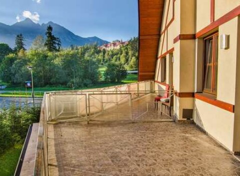 Dovolenka v hoteli Tulipán*** s wellness a jazdou na bobovej dráhe, len 1 km od lanovky na Lomničák.