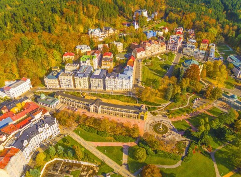 Mariánské Lázně v Hoteli Pelikán *** s plnou penziou a popoludňajším posedením s kávou a dezertom.