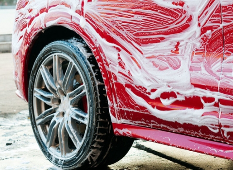 Permanentka na umývanie exteriéru osobného motorového vozidla na celý mesiac.