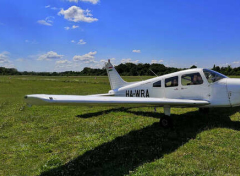 Oboznamovací vyhliadkový let na štvormiestnom lietadle s možnosťou pilotovania - pilot na skúšku.