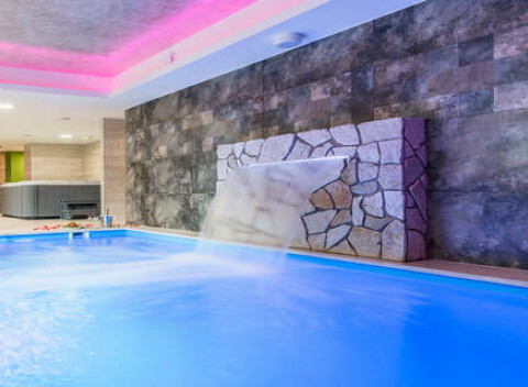 Dovolenka v hoteli Tulipán*** s wellness a jazdou na bobovej dráhe, len 1 km od lanovky na Lomničák.