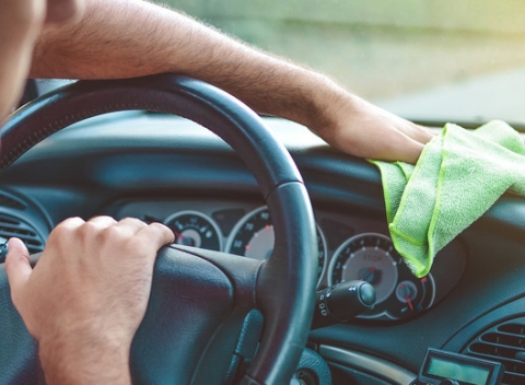 Kompletné čistenie exteriéru a interiéru vozidla s tepovaním. V ponuke 3 rôzne balíky čistenia.