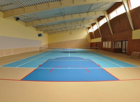 Hodinový prenájom multifunkčnej indoor športovej haly počas celého týždňa i víkendu. 