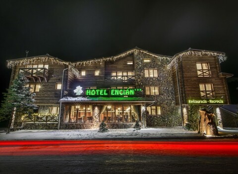 Víkend pre dvoch na Donovaloch - hotel Encián s raňajkami alebo polpenziou v cene.