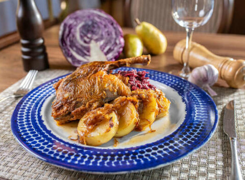 Jesenné kačacie hody pre 2 osoby v Apollo Hoteli****. Skvelé predjedlo, hlavné jedlo a lahodný dezert .