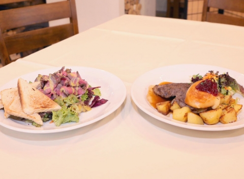 Hovädzí Sirloin steak alebo anglický roastbeef v Marco Restaurant v Poprade.