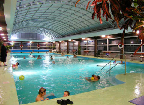 Oddych v Grand Hoteli Strand**** vo Vyšných Ružbachoch s krytým termálnym bazénom.