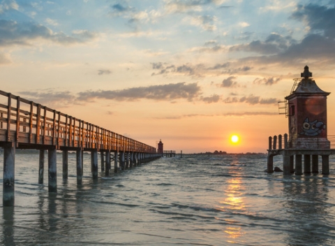 Relax pri mori v najkrajšom letovisku Benátskeho zálivu. Výlet pre 1 osobu do talianskeho Lignana.