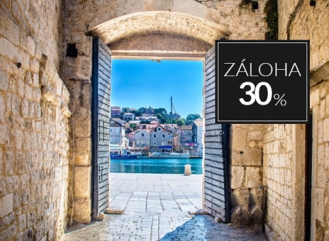 Letná dovolenka v historickom centre malebného chorvátskeho Trogiru v 3* hoteli s raňajkami.