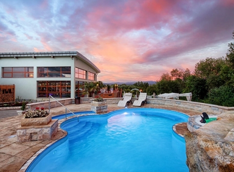 Dokonalý relax 4* úrovne s raňajkami a neobmedzeným wellness v Kremnických vrchoch.