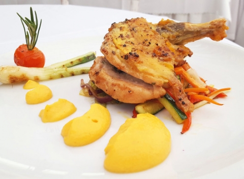 Osviežujúce biznis menu v reštaurácii Fatima priamo pod Trenčianskym hradom.