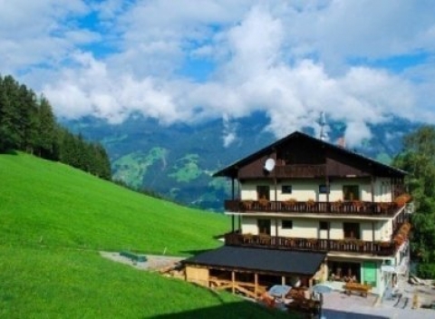 Rakúske Alpy v českom penzióne s polpenziou či raňajkami, zľavovou kartou, dieťa zdarma.