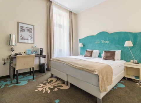 Budapešť luxusne v centre mesta: La Prima Fashion Hotel **** v izbe Deluxe s raňajkami a fitness.