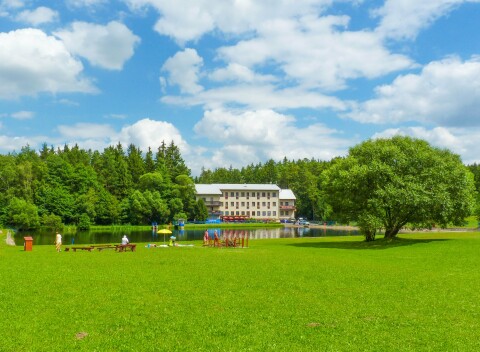 Rodinný pobyt v pokojnom prostredí Vysočiny v Hoteli Renospond s polpenziou, dieťa do 12 rokov zdarma.