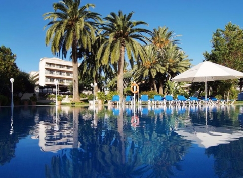 Jedinečný relax v luxusnom hoteli na pobreží Malorky s výhľadom na more a raňajkami.