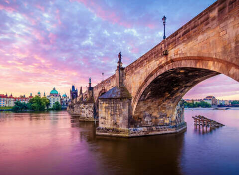 Ubytovanie pre dvoch v srdci Prahy v hoteli The Gold Bank s raňajkami a fľašou vína.