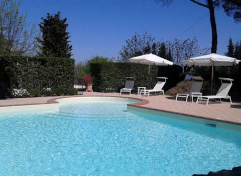 4* hotel s bazénom v krásnom prostredí kúpeľov v Toskánsku neďaleko Florencie.