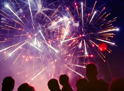 Silvester v Znojme v Hoteli Bax *** s polpenziou, vínom a oslavou (raut, hudba, tombola).