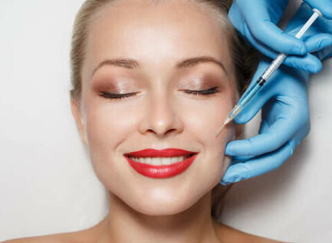 Zbavte sa vrások! Lekárske vyhladenie vrások na vybranú oblasť tváre v NEUROGRAM.