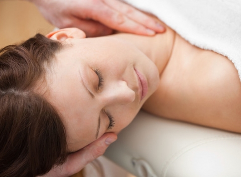 Kraniosakrálna terapia na harmonizáciu celého nervového systému a posilnenie imunity.