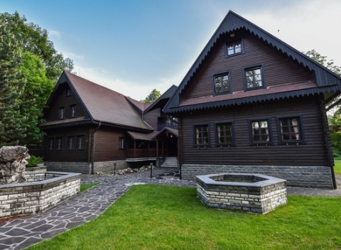 Dovolenka v Pieninách s ubytovaním v chalupe Osturňa na pokojnom mieste plnom krásnych dreveníc.