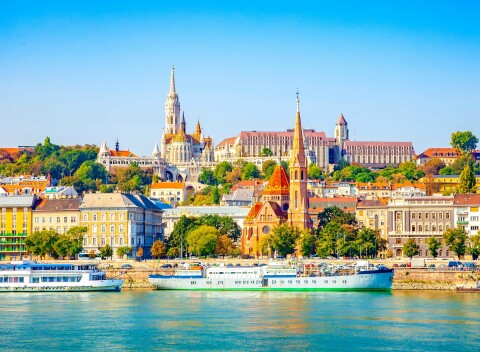 Budapešť v pokojnej časti v Corvin Hoteli Budapest - Sissi Wing *** s welcome drinkom a raňajkami.