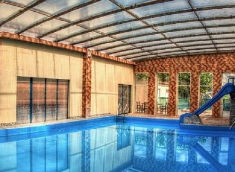 Malé Bielice pre dvoch s polpenziou a vstupom do termálneho bazéna a vírivky.