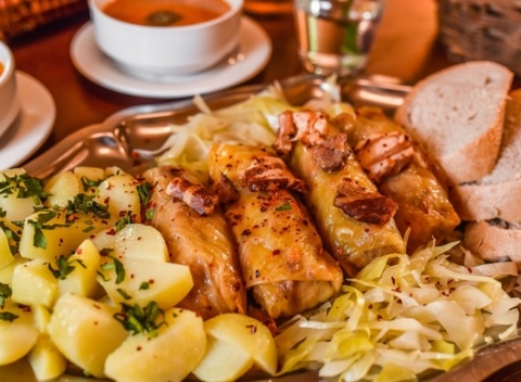 Večera pre 2 osoby v autentickej srbskej reštaurácii Vojvodina v Bratislave.