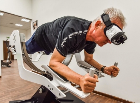 Vysnívaná postava vďaka virtuálnej realite a fitness prístroju Icaros.