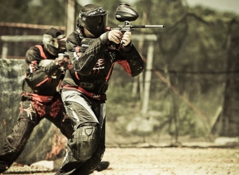 Poriadna prestrelka s Paintball Košice. 3-hodinový prenájom ihriska na paintball pre 1 osobu.