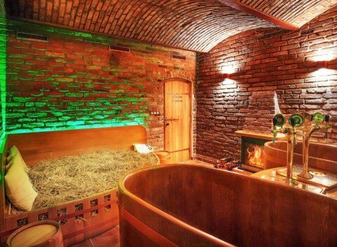 Mariánské Lázně: Hotel Haná *** s polpenziou, wellness s proseccom a jahodami či pivným kúpeľom s pivom.