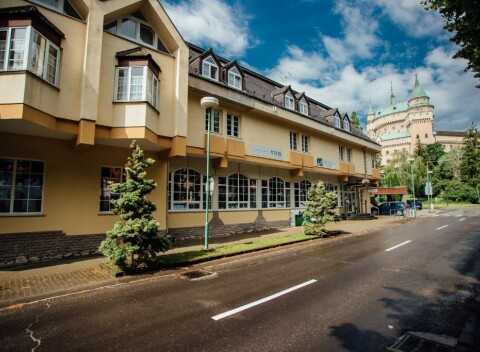 Prežite čarovné chvíle v Bojniciach! Privíta vás romantický Hotel Pod Zámkom.