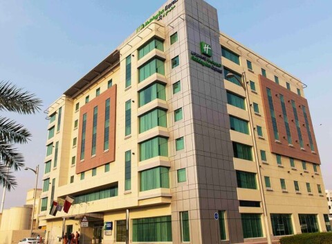 Exotický a tropický Dubaj letecky z Viedne - 2*Holiday Inn Express Jumeirah.