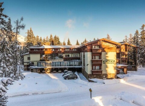 Štýlový tatranský 4*Wellness Hotel Borovica s polpenziou a wellness pre dve osoby.
