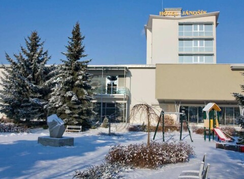 Najvyhľadávanejší región cestovného ruchu Slovenska z pohodlia hotela Jánošík**** s raňajkami.